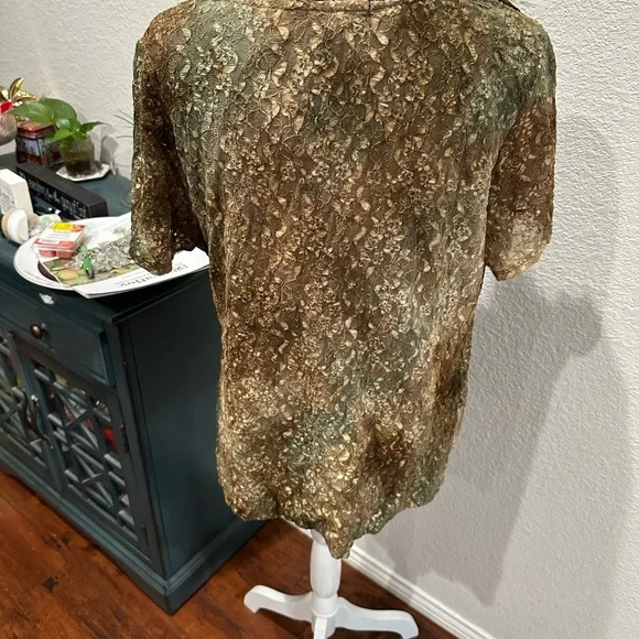 Alfani Chic Lace Short Sleeve Top in Olive and Brown size 2x - Picture 4 of 4